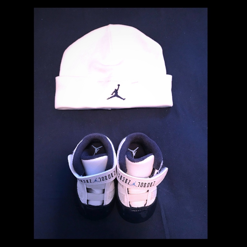 Infant Jordan Retro 11’s (Gift Pack)
